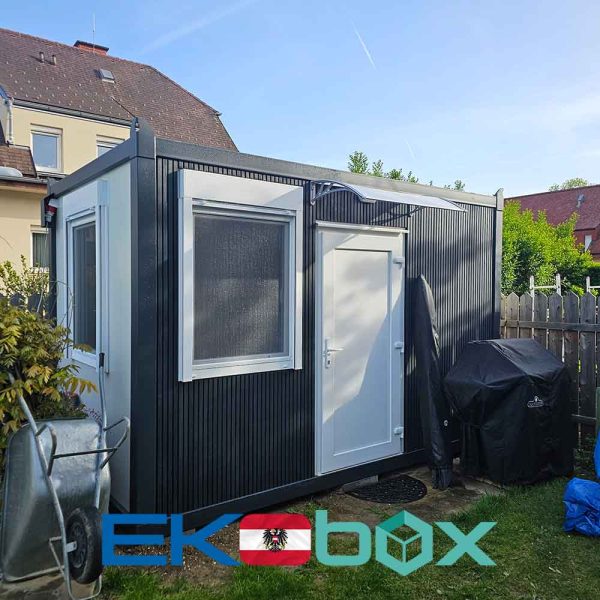 Container mit WPC-Verkleidung