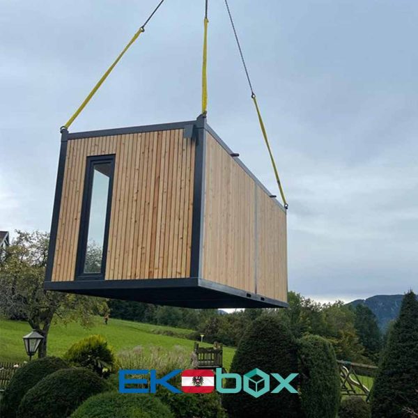 Container mit WPC-Verkleidung